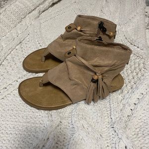 women’s blowfish sandals